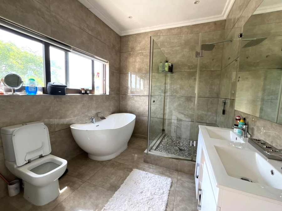 5 Bedroom Property for Sale in Knysna Heights Western Cape